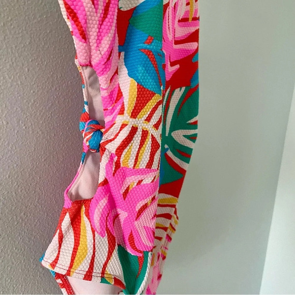 Cat & Jack Girls' 'Leaf It Alone' Leaf Print One Piece Swimsuit size large 10/12 - Picture 3 of 9